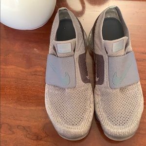 Nike women’s Vapormax tennis shoe